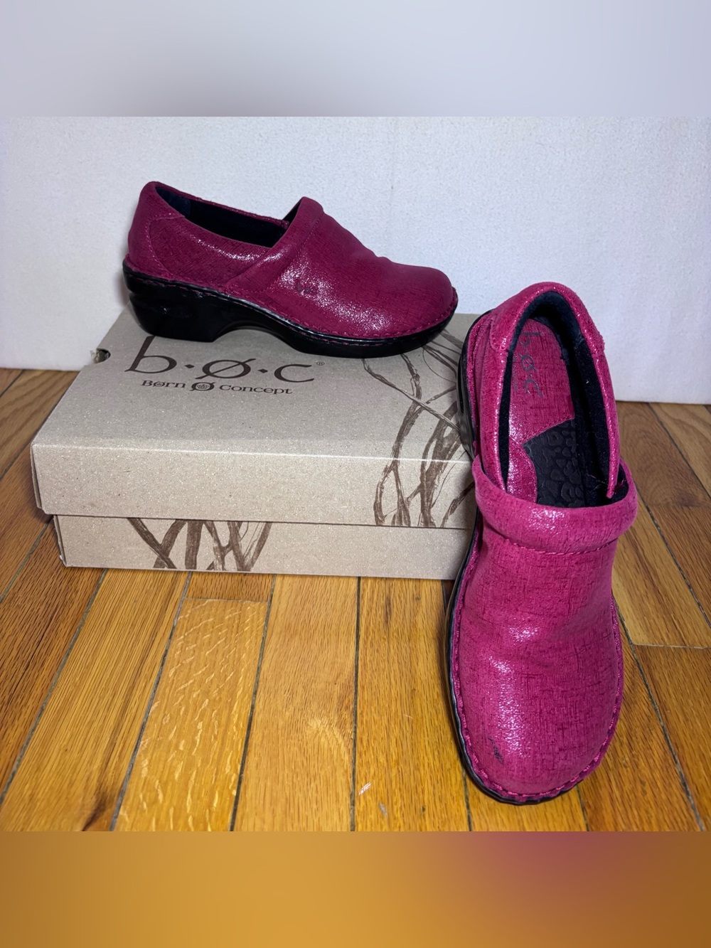b.o.c. Born Concept Margaret Red Comfort Clogs Women’s 9 M/W New